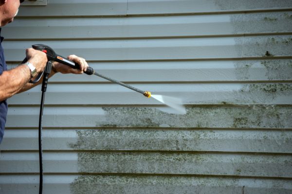 Cost of Vinyl Siding Power Washing in Orange Park